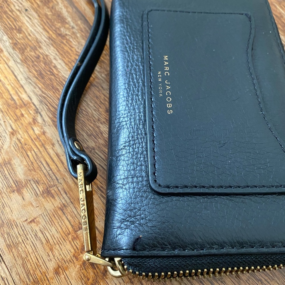 Marc Jacobs Zip Wallet